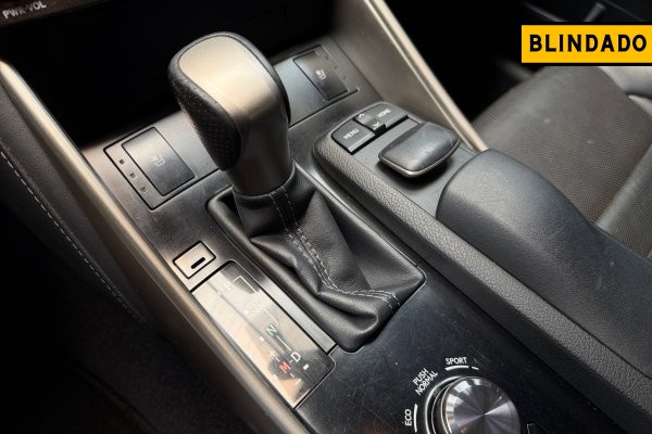 LEXUS IS250 F-SPORT 2.5 V6 24V GASOLINA 4P AUTOMÁTICO 2013/2014